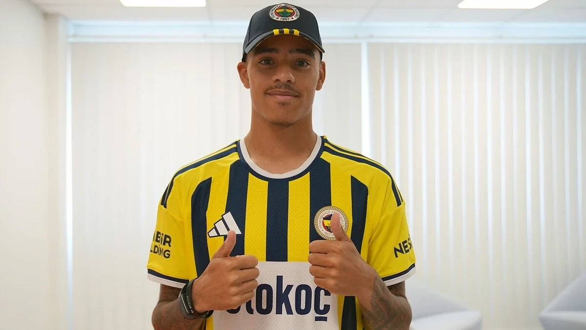 Fenerbahçe'den Mason Greenwood'a büyük tören