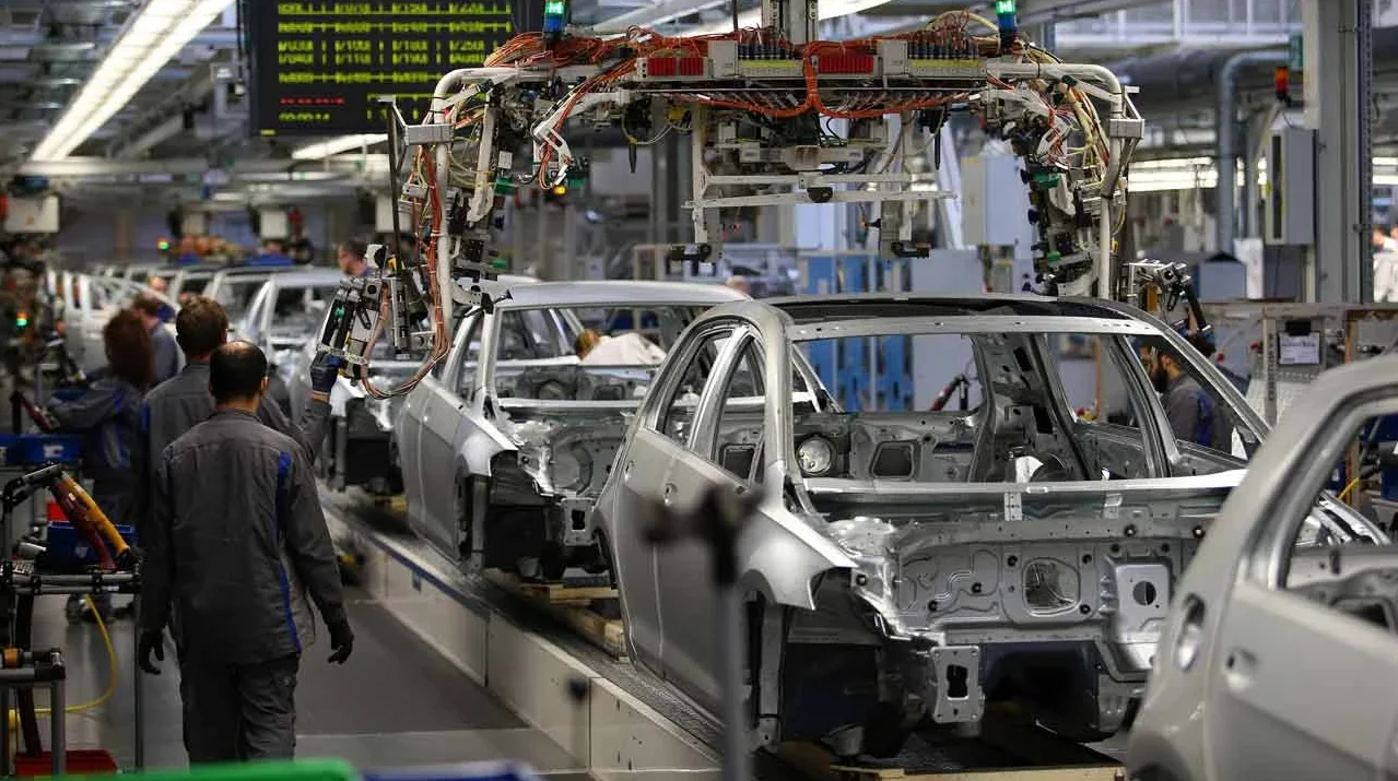 Otomotiv devi komşuya fabrika açıyor: Yılda 50 bin araç üretecek
