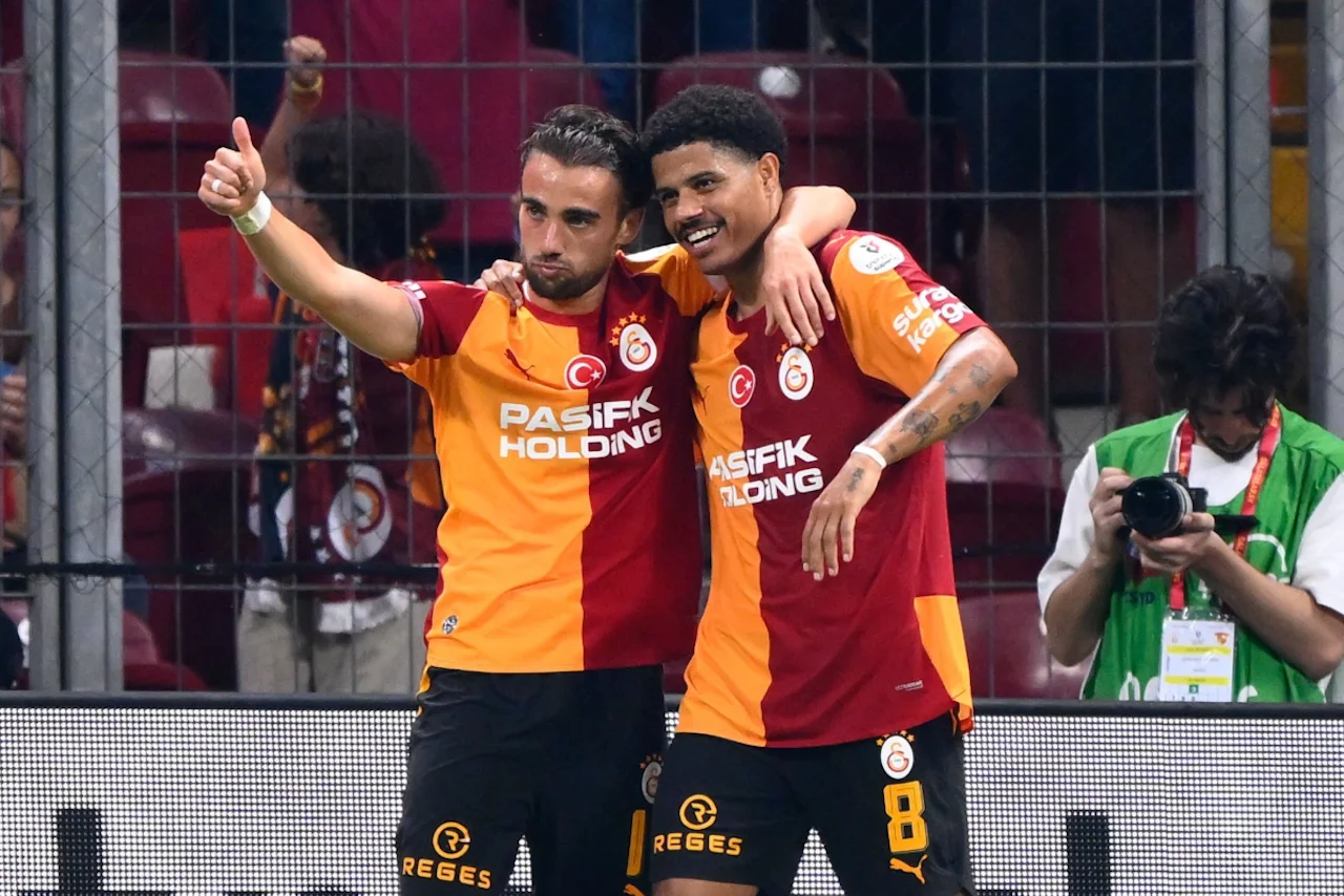 Sara Galatasaray'da dalya diyecek