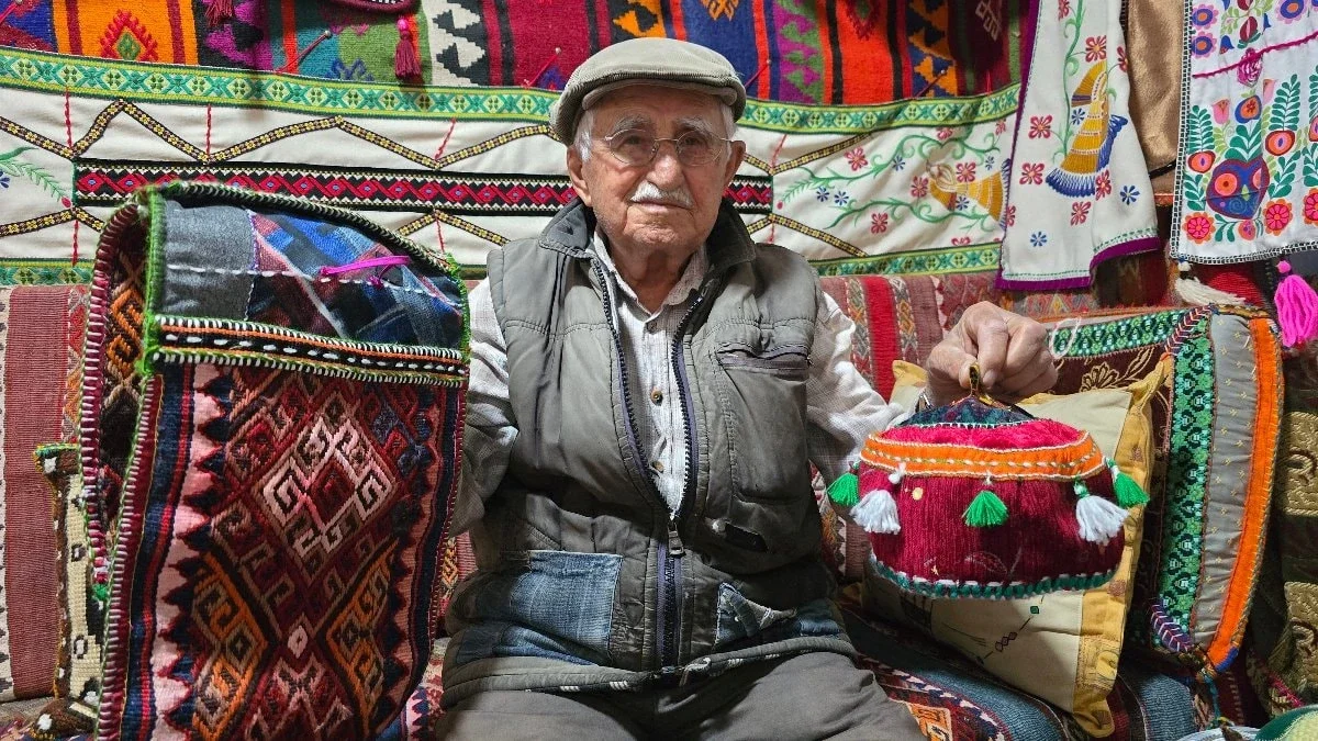 Yozgat'ta yaşlı adam, evini yaşayan müzeye dönüştürdü