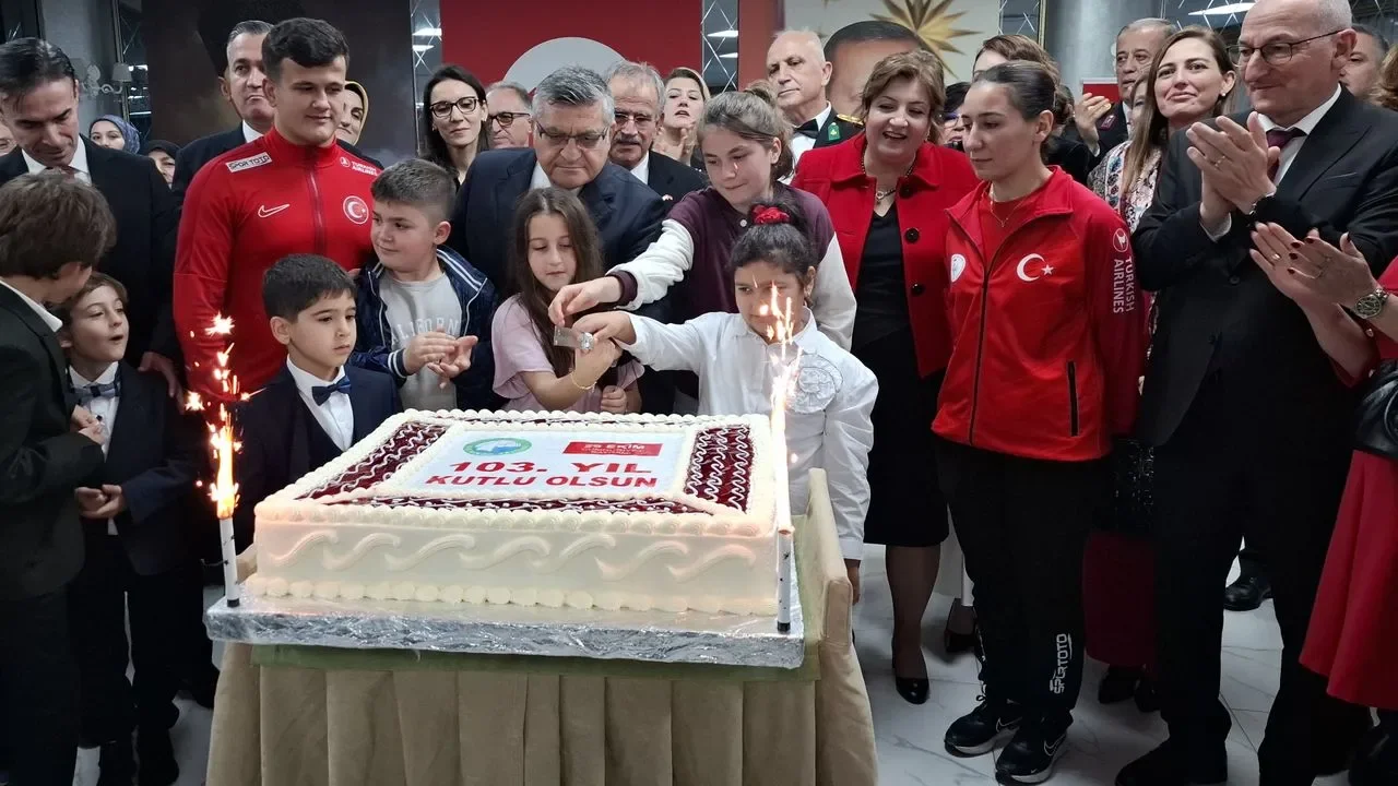 Sinop’ta Cumhuriyet’in 103. yılı resepsiyonla kutlandı