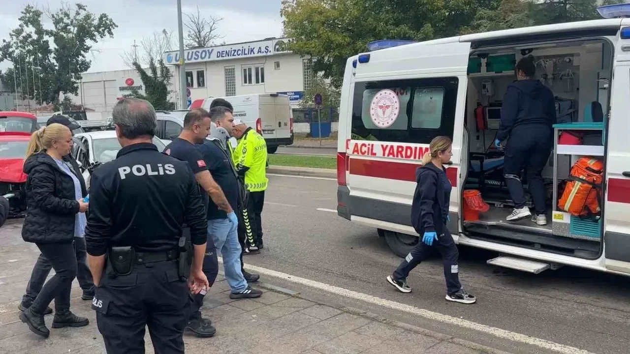 Kafa kafaya çarpışma: 1'i ağır 2 yaralı