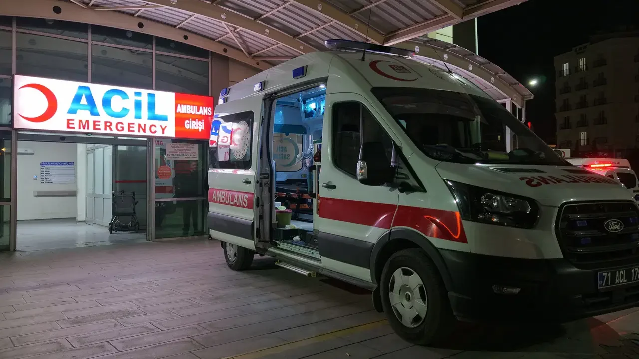 Yemek sofrasında evlat dehşeti: Babasını bıçakla öldürdü