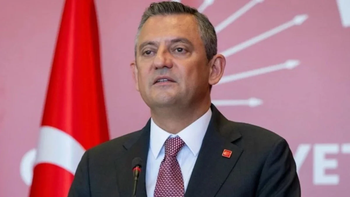 Özgür Özel, tutuklu Deniz Göktaş'ı cezaevinde ziyaret etti